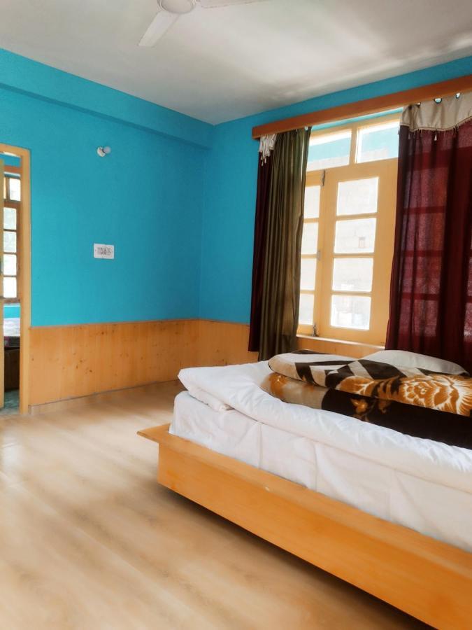 Woods Inn Mountain View Manali מראה חיצוני תמונה