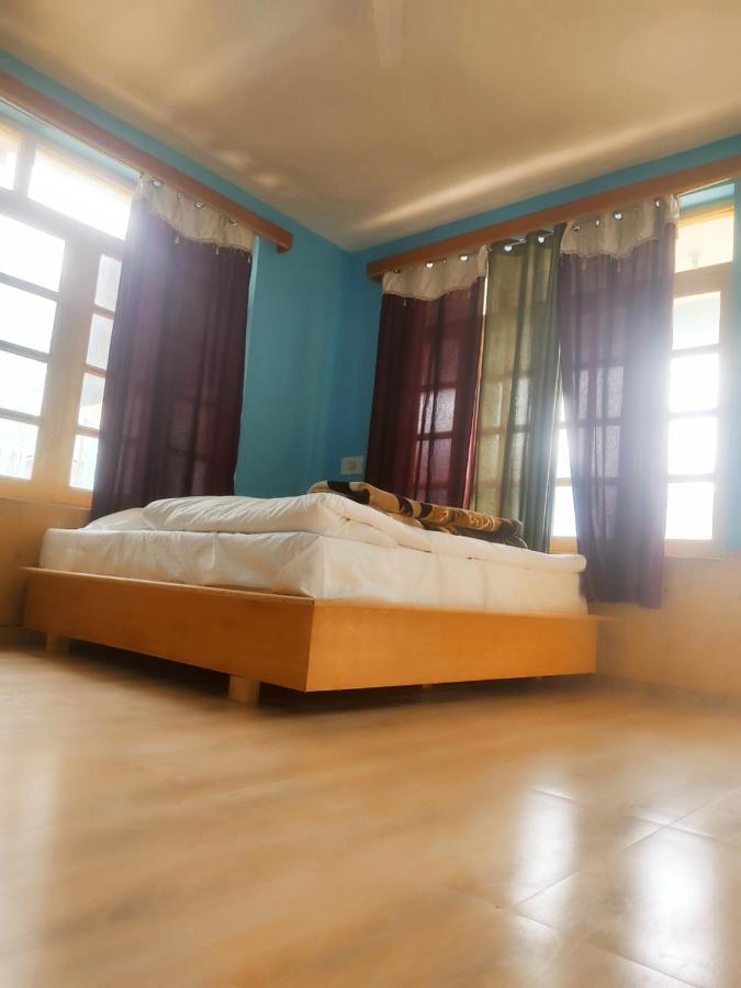 Woods Inn Mountain View Manali מראה חיצוני תמונה